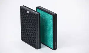 Dwa filtry do oczyszczacza powietrza: czarny węglowy i zielony HEPA. Pamiętaj, co ile wymieniać filtr w oczyszczaczu powietrza, by cieszyć się czystym powietrzem.