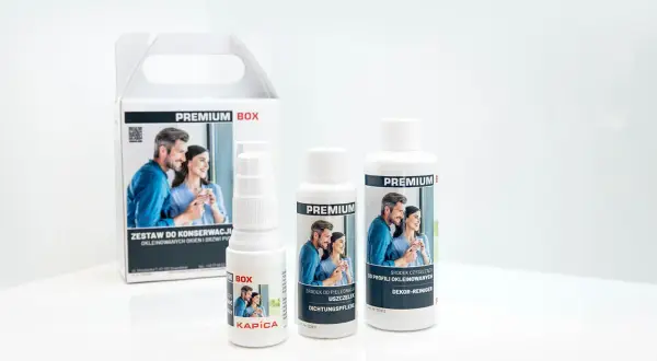Zestaw do konserwacji okien i drzwi: spray do uszczelek i środek do profili. Idealny, by dowiedzieć się, czym smarować uszczelki w oknach.
